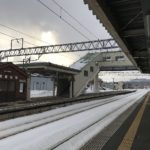 【衝撃！】津軽新城駅が無人駅へ 自動券売機が撤去された真の理由を考察する